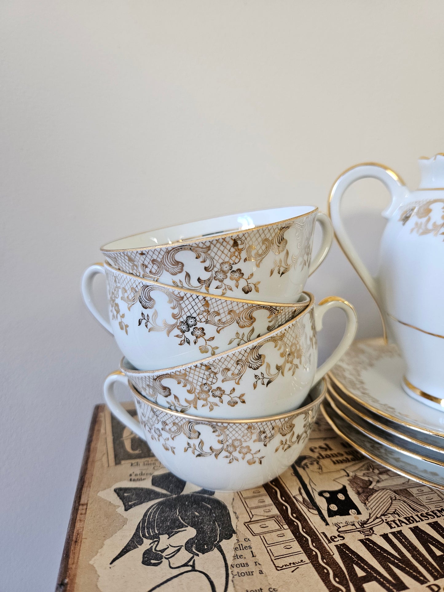 Tasses en porcelaine, dorées