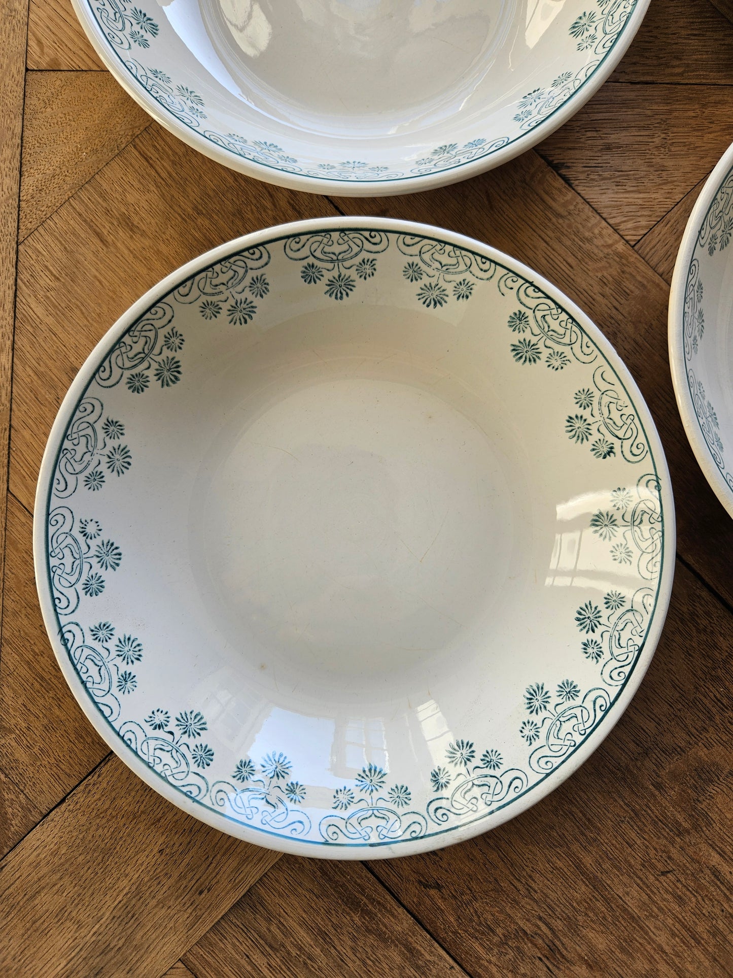 Assiettes calottes Digoin, décor vert