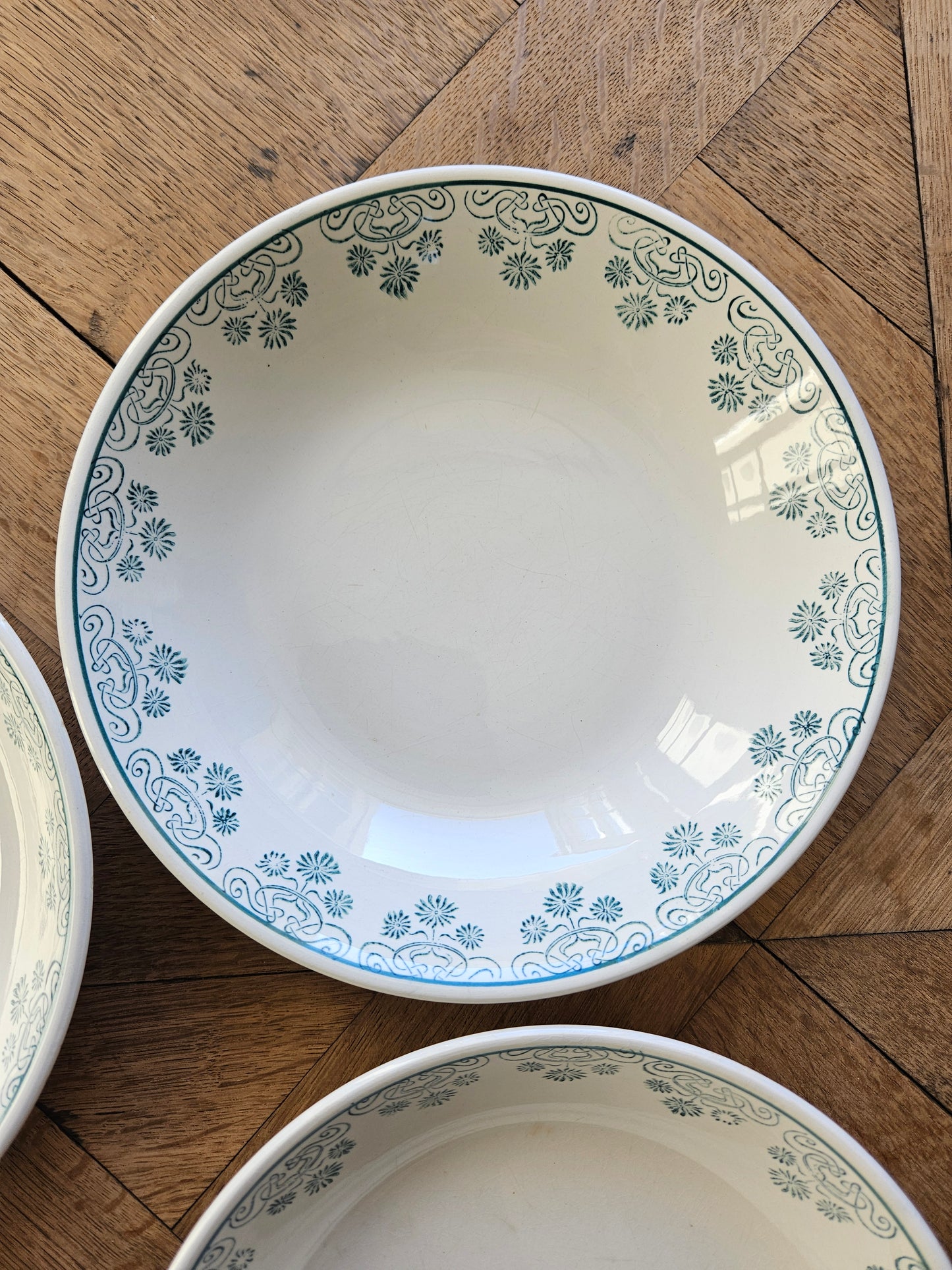 Assiettes calottes Digoin, décor vert