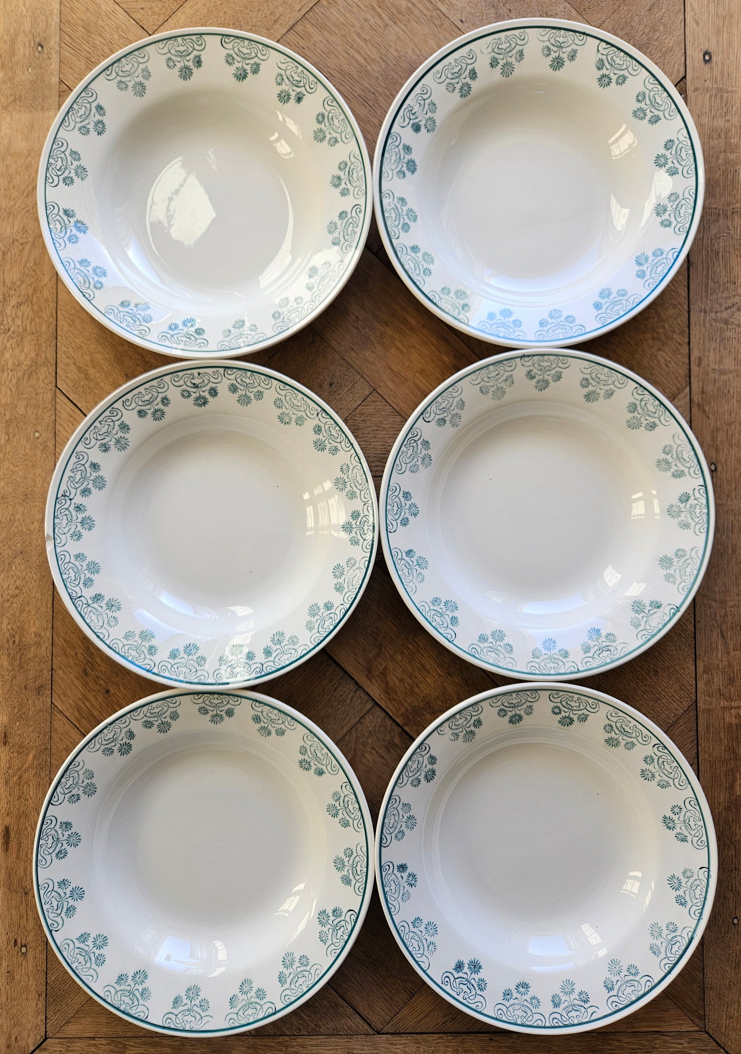Assiettes creuses Digoin, décor vert