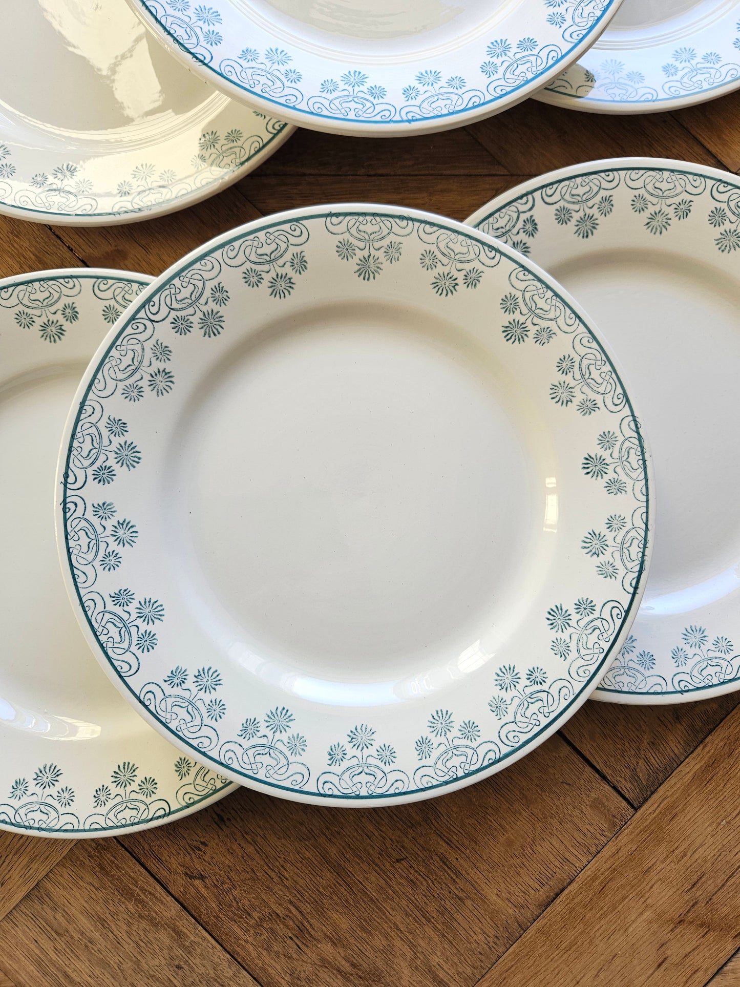 Assiettes plates Digoin, décor vert