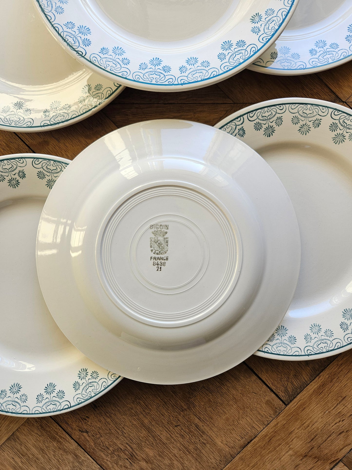 Assiettes plates Digoin, décor vert