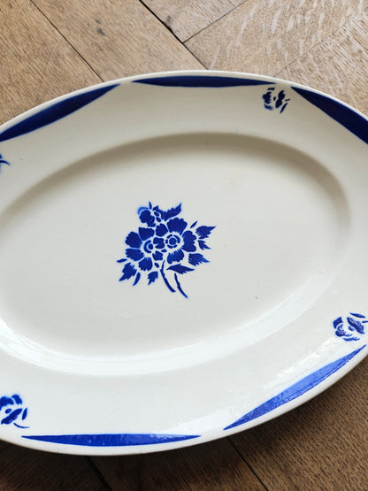 Plat ovale rétro badonviller. Décor fleurs bleues.