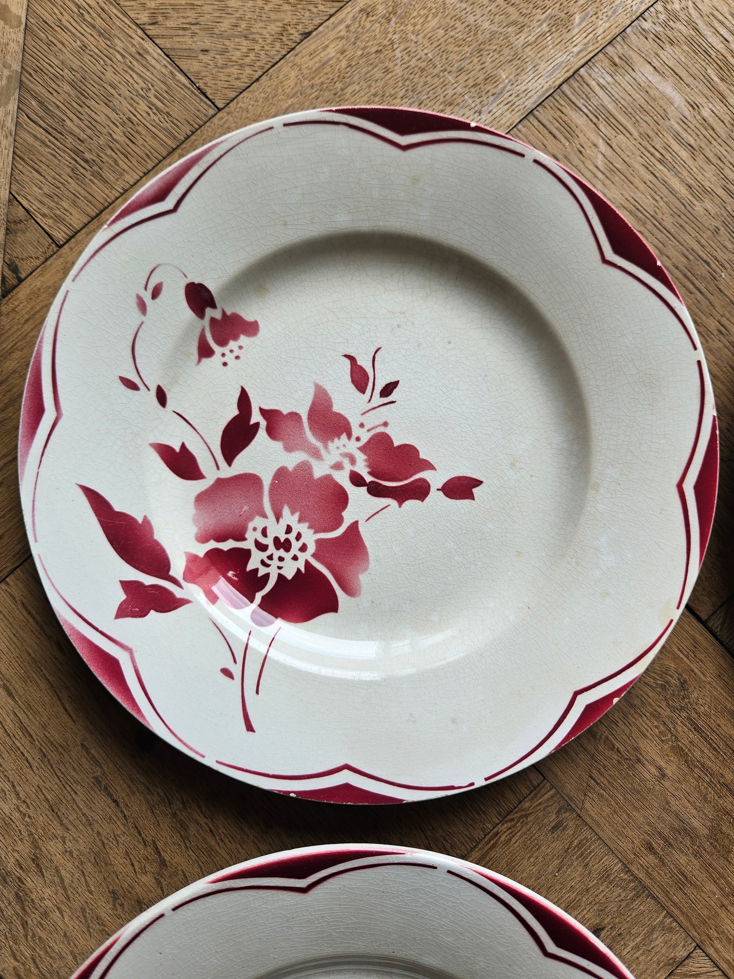 Assiettes à dessert Gien, fleurs rouges