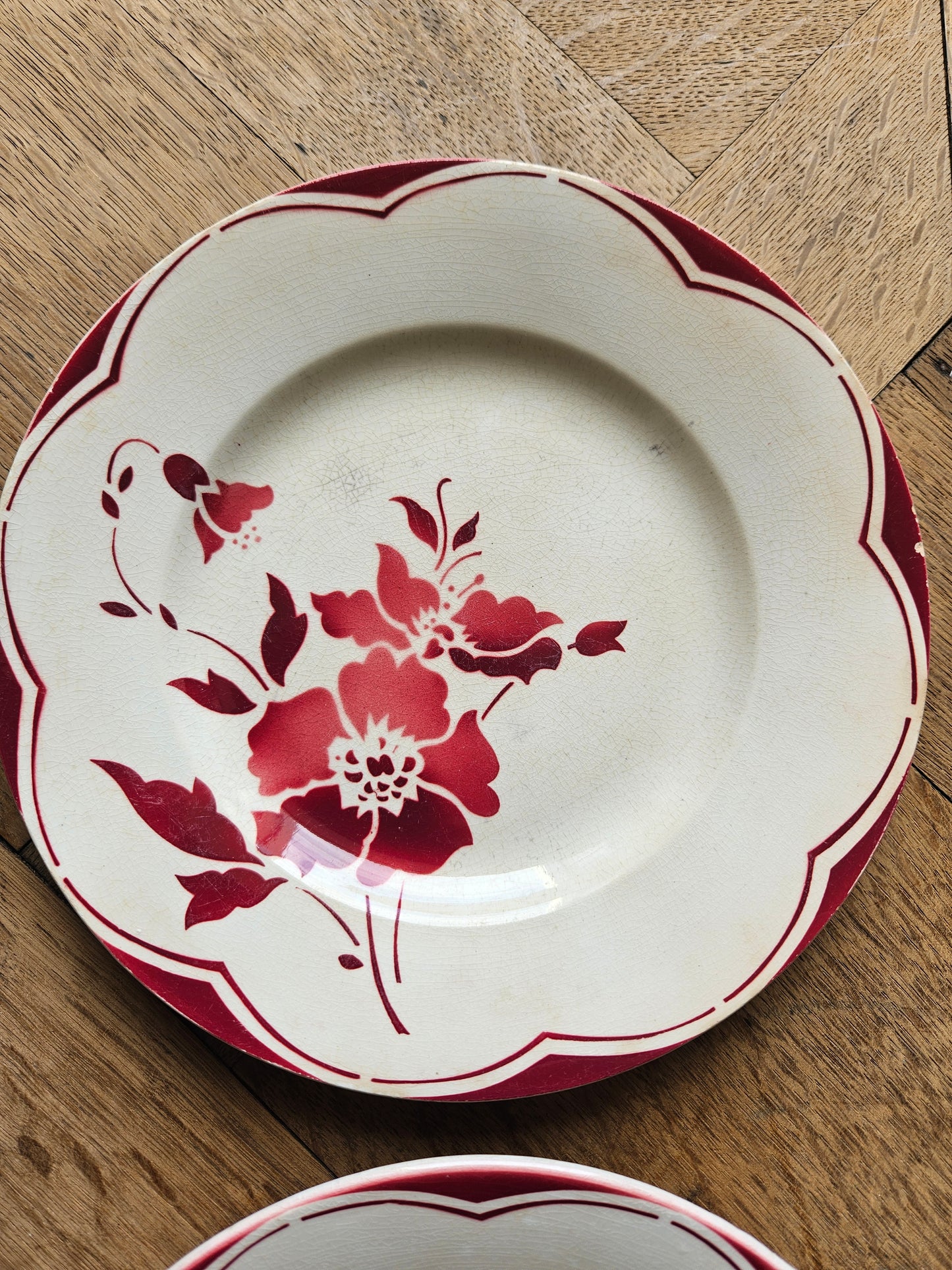 Assiettes à dessert Gien, fleurs rouges