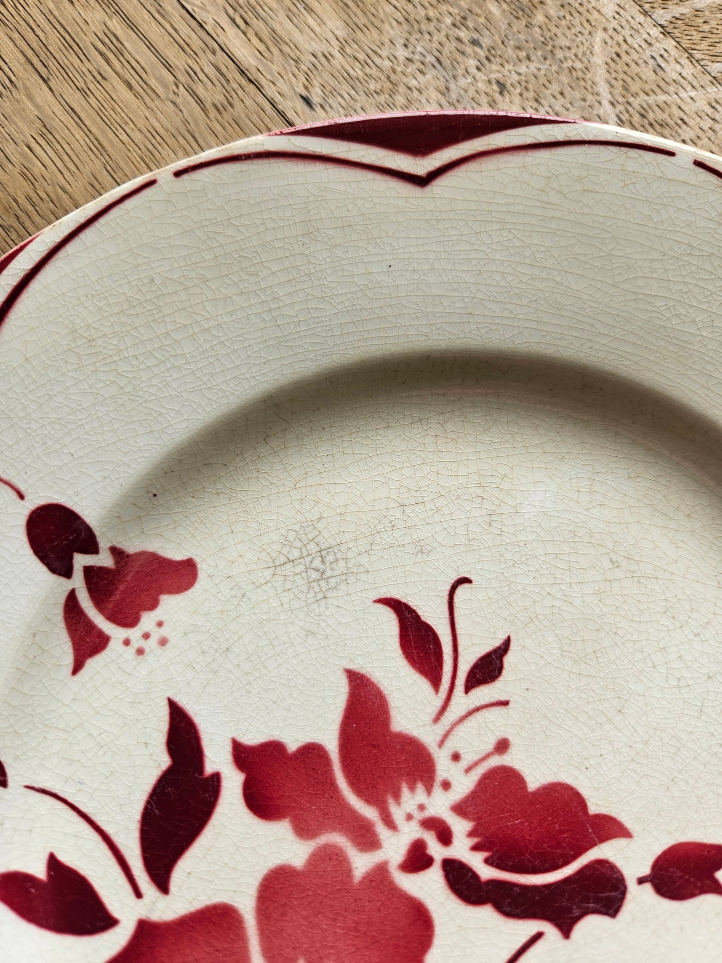 Assiettes à dessert Gien, fleurs rouges