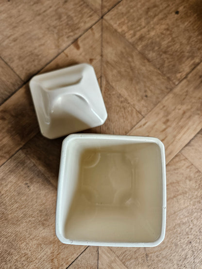 Série de pots à épices Badonviller, Germaine