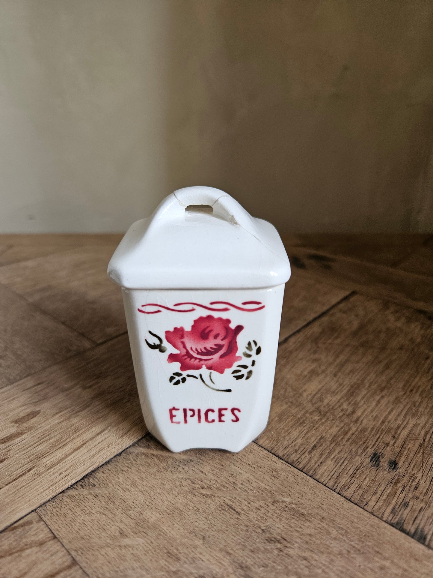 Série de pots à épices Badonviller, Germaine