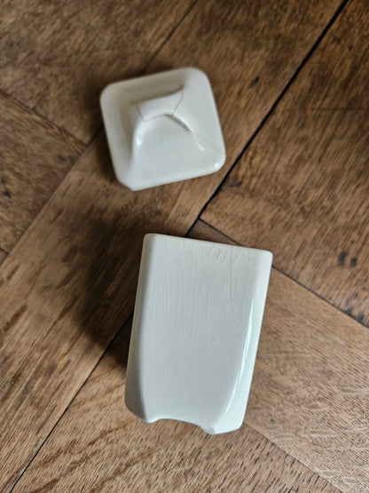 Série de pots à épices Badonviller, Germaine