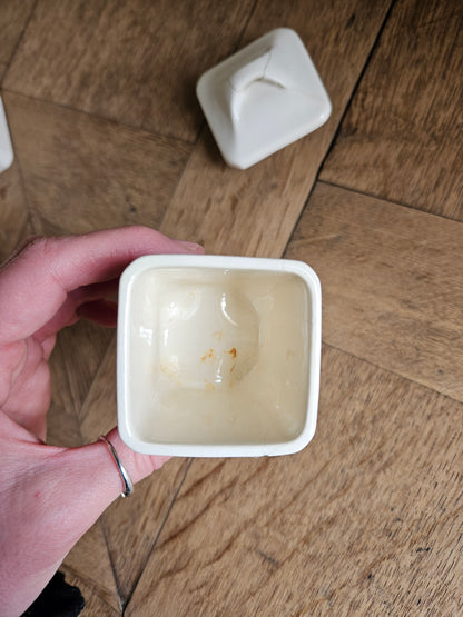 Série de pots à épices Badonviller, Germaine