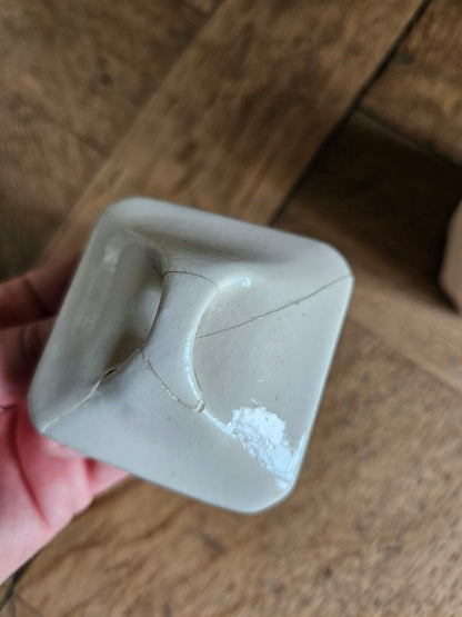 Série de pots à épices Badonviller, Germaine