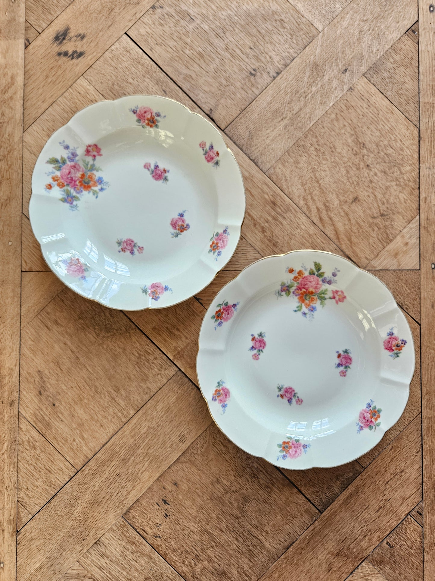 Assiettes dépareillées