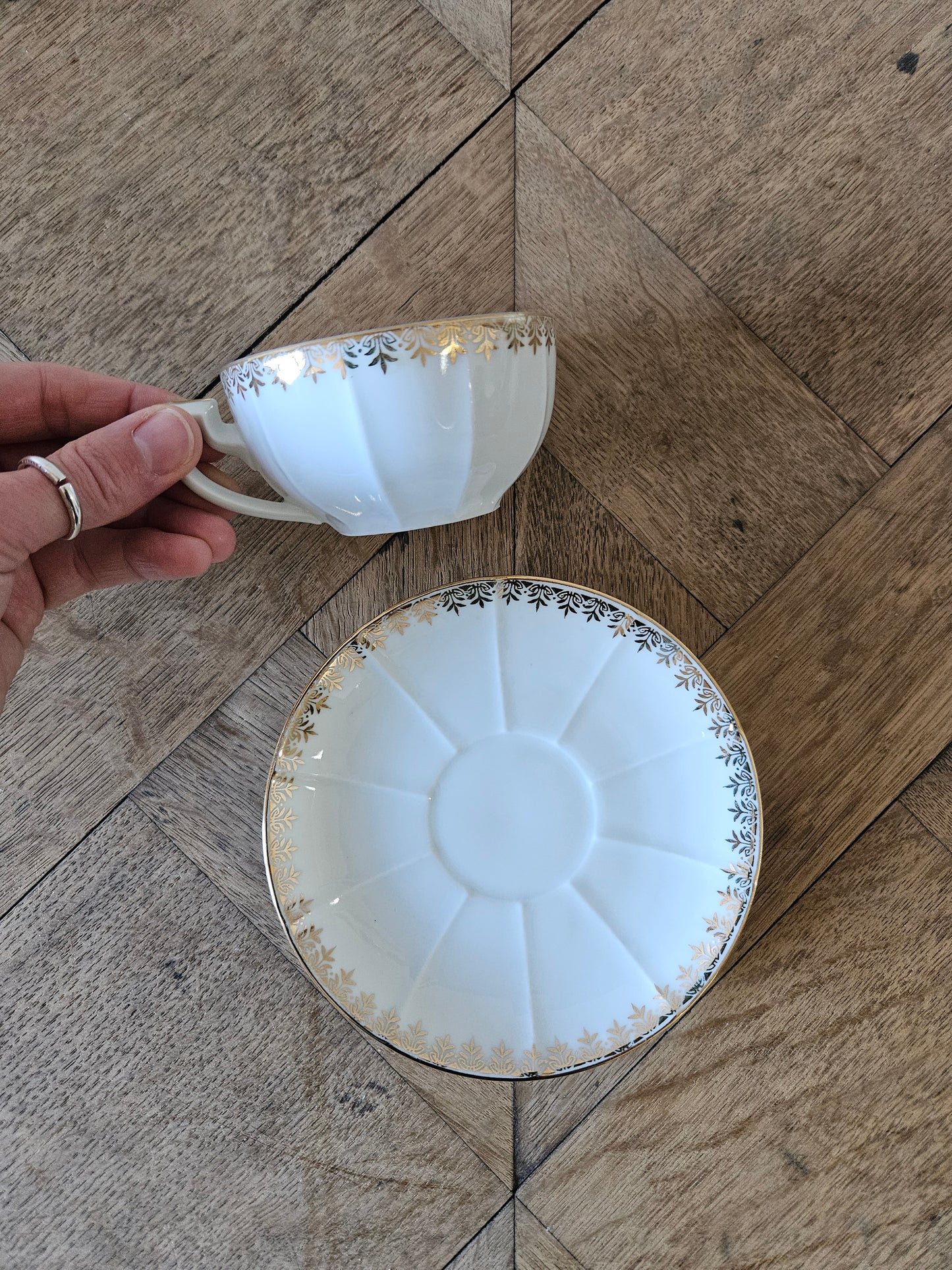 Tasses en porcelaine M&S, dorées