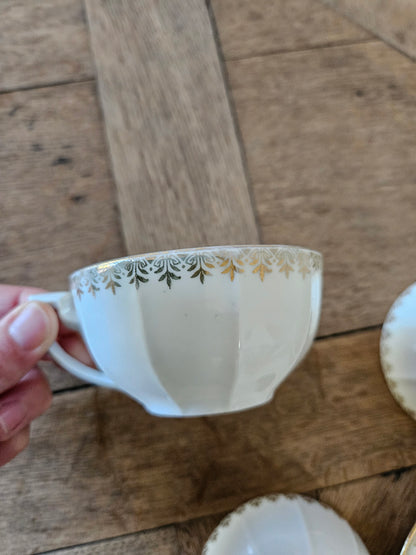 Tasses en porcelaine M&S, dorées
