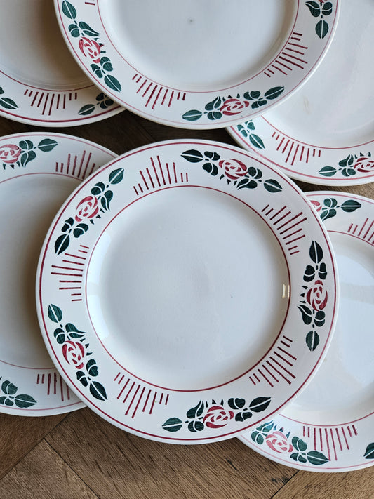 Assiettes plates vintage Digoin Printemps, rouges et vertes.
