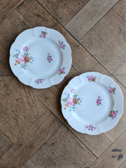 Assiettes à dessert dépareillées shabby chic