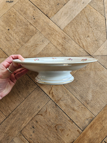 Assiette sur pied vintage en porcelaine, petites fleurs