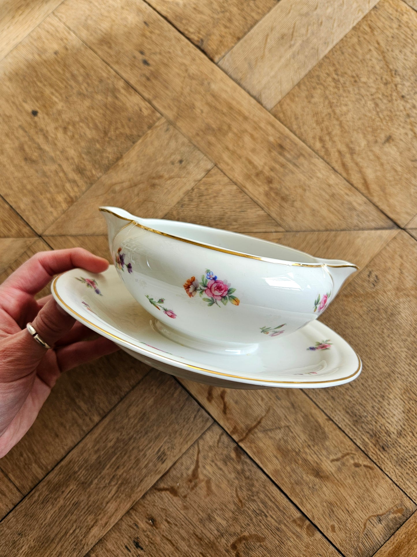 Saucière vintage en porcelaine, petites fleurs