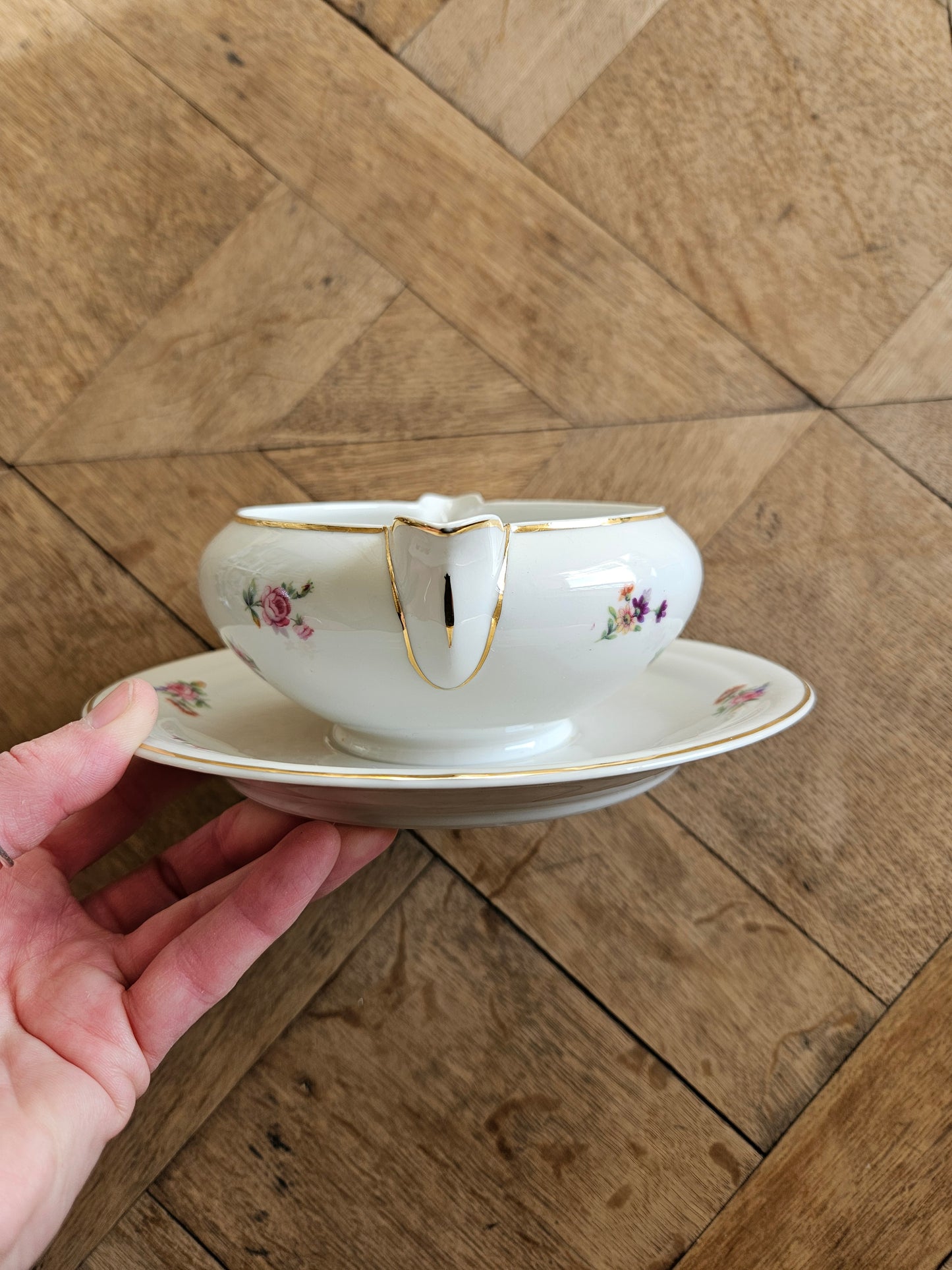 Saucière vintage en porcelaine, petites fleurs