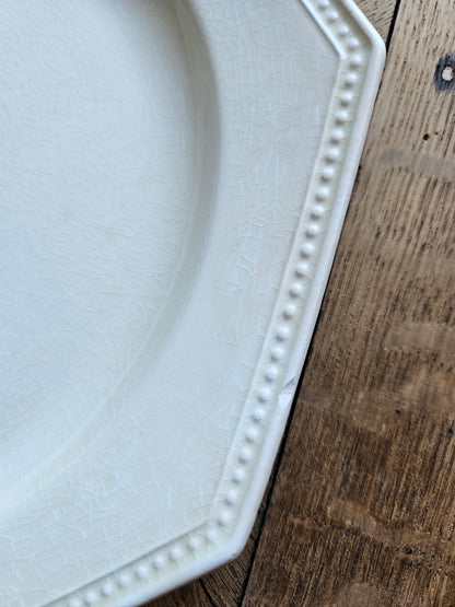 Assiettes plates octogonales perlées Montereau