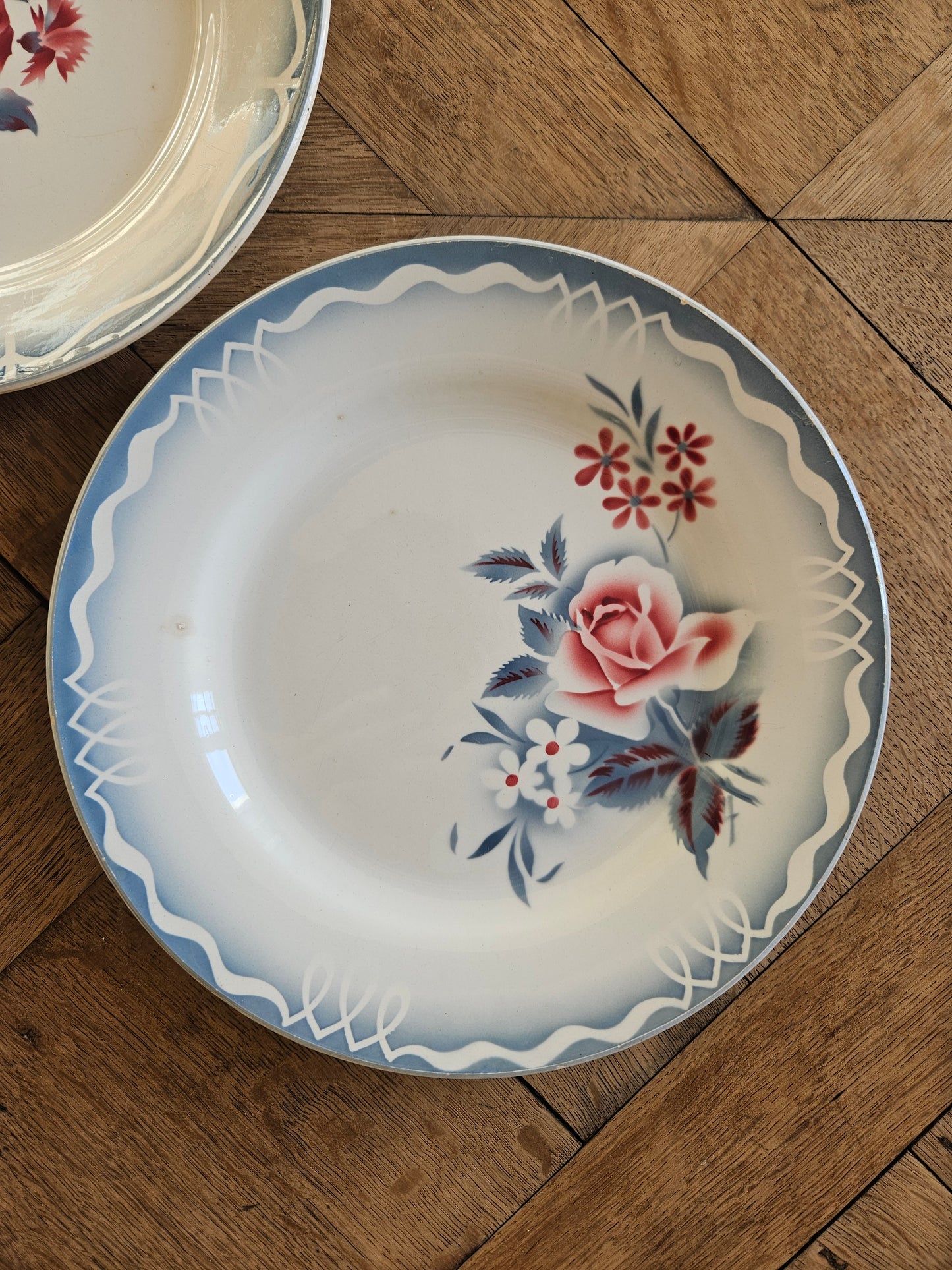 Assiettes plates rétro dépareillées, Digoin & Gien