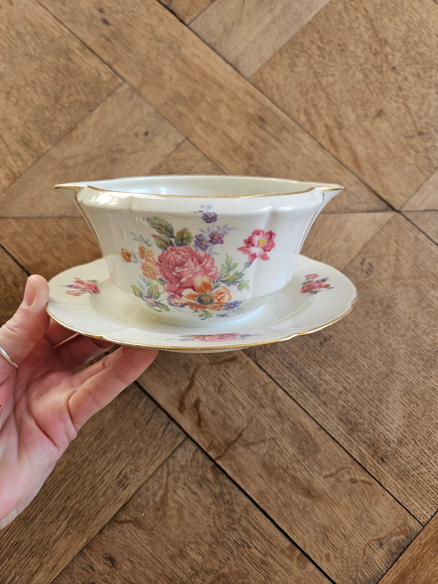 Saucière vintage en porcelaine, bouquets de fleurs