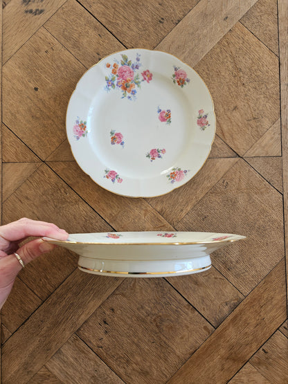 Assiette sur pied vintage en porcelaine, bouquets de fleurs