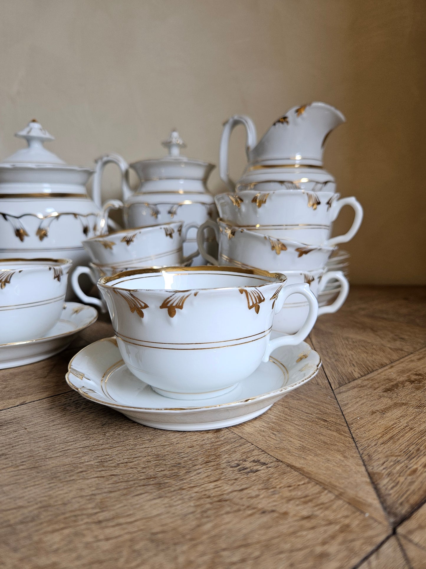 Service à thé en porcelaine, blanc & doré