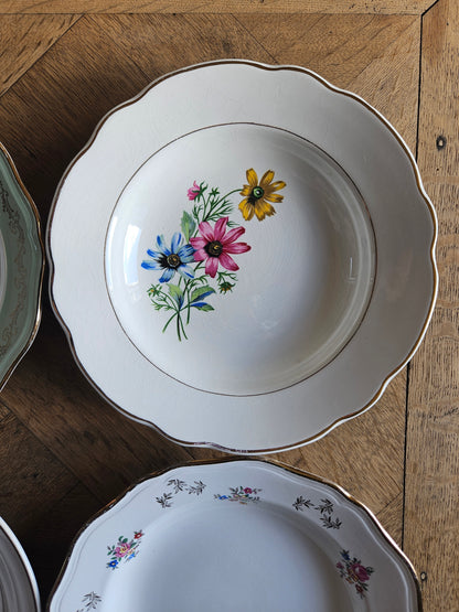 Assiettes creuses dépareillées 100% dépareillées