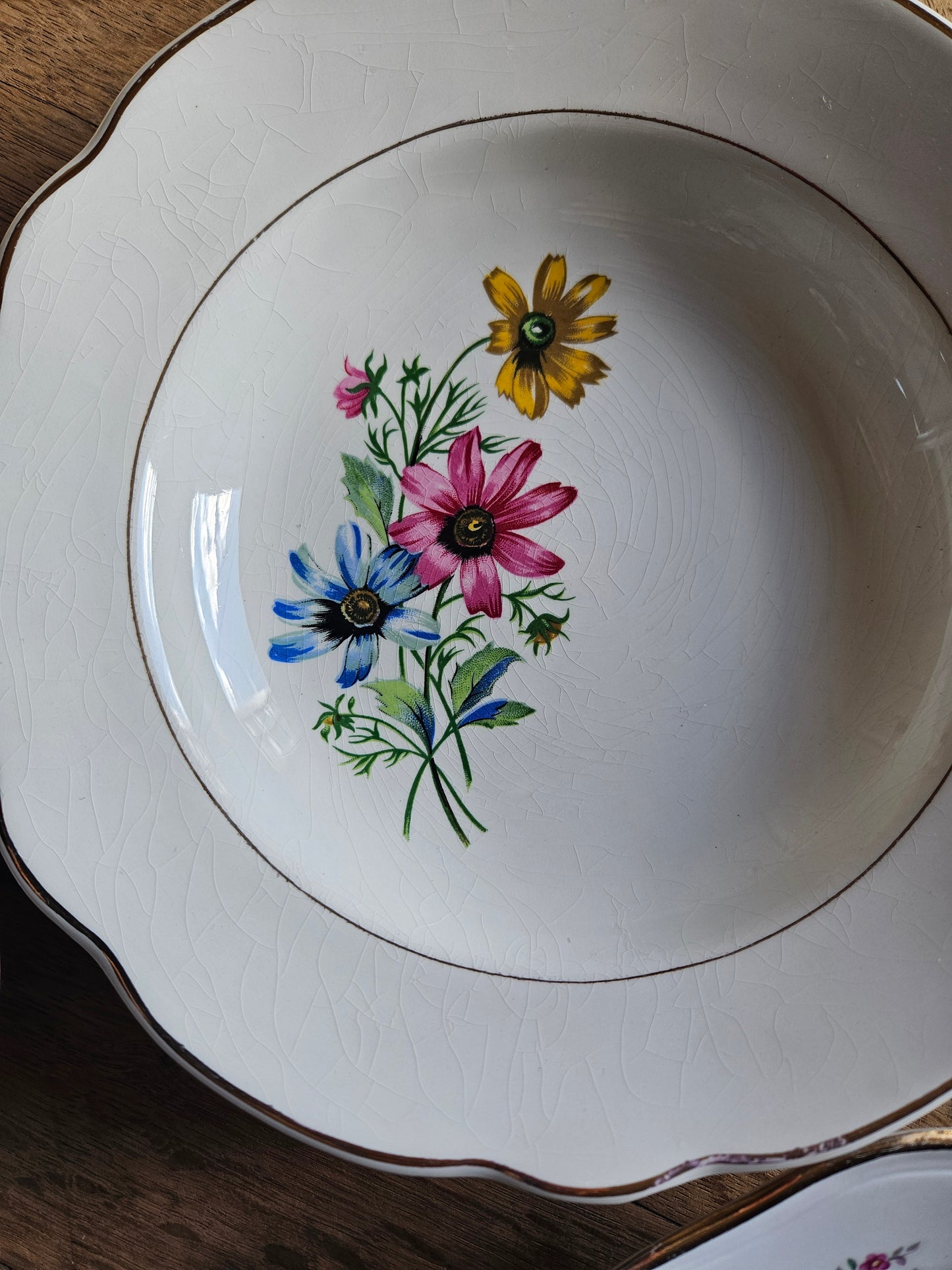 Assiettes creuses dépareillées 100% dépareillées