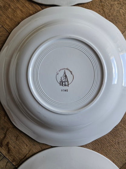 Assiettes creuses dépareillées 100% dépareillées