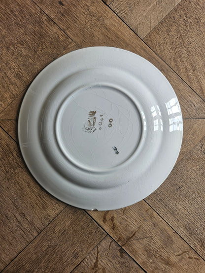 Assiettes plates dépareillées, vert pomme et fleuri