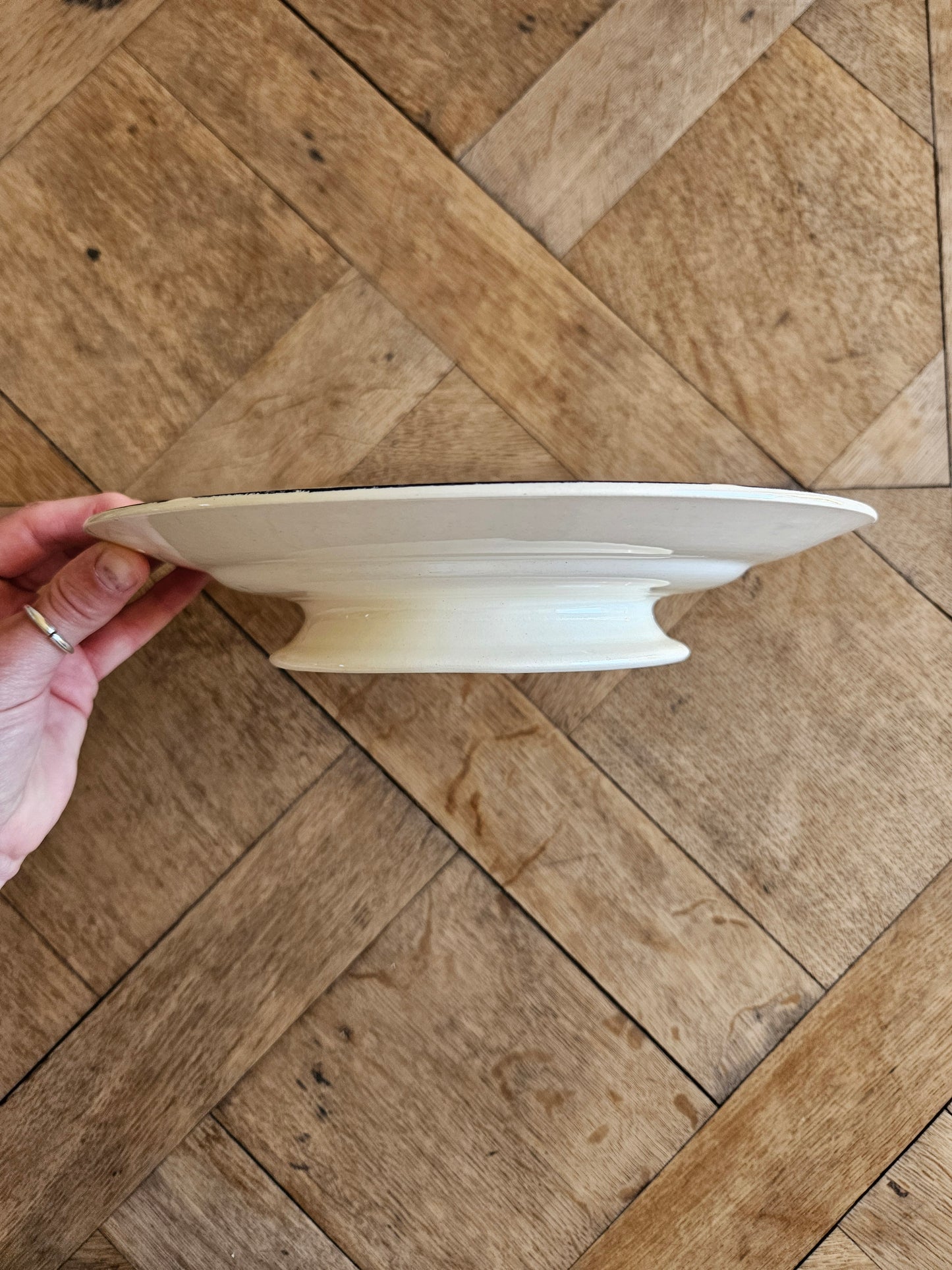 Assiette sur pied ancienne Salins, terre de fer
