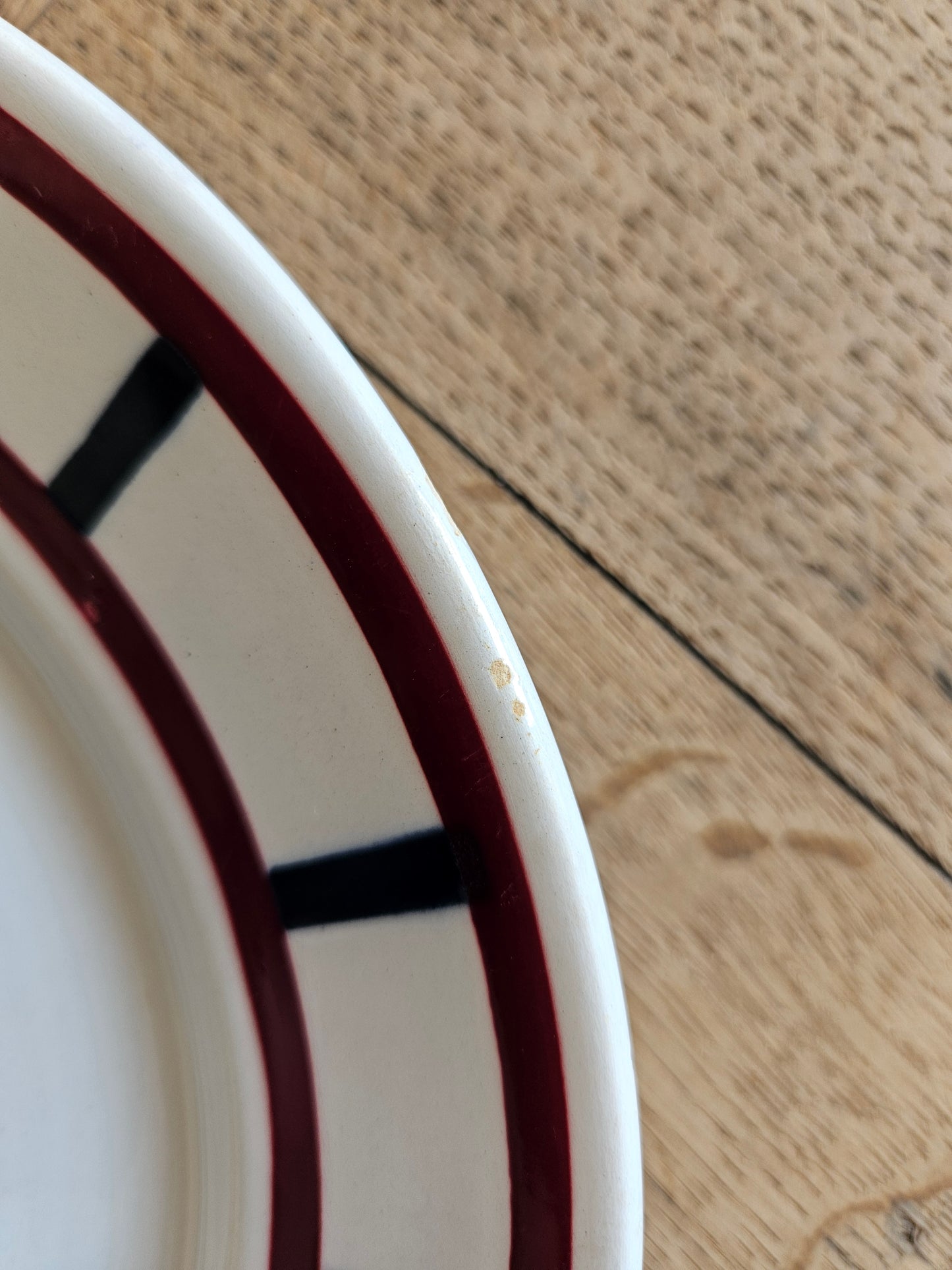 Assiettes plates Fenal Badonviller, décor basque