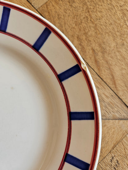 Assiette plate Digoin, décor basque