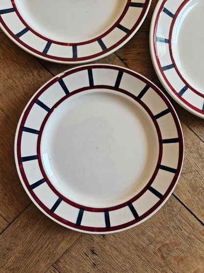 Assiettes à dessert Fenal Badonviller, décor basque