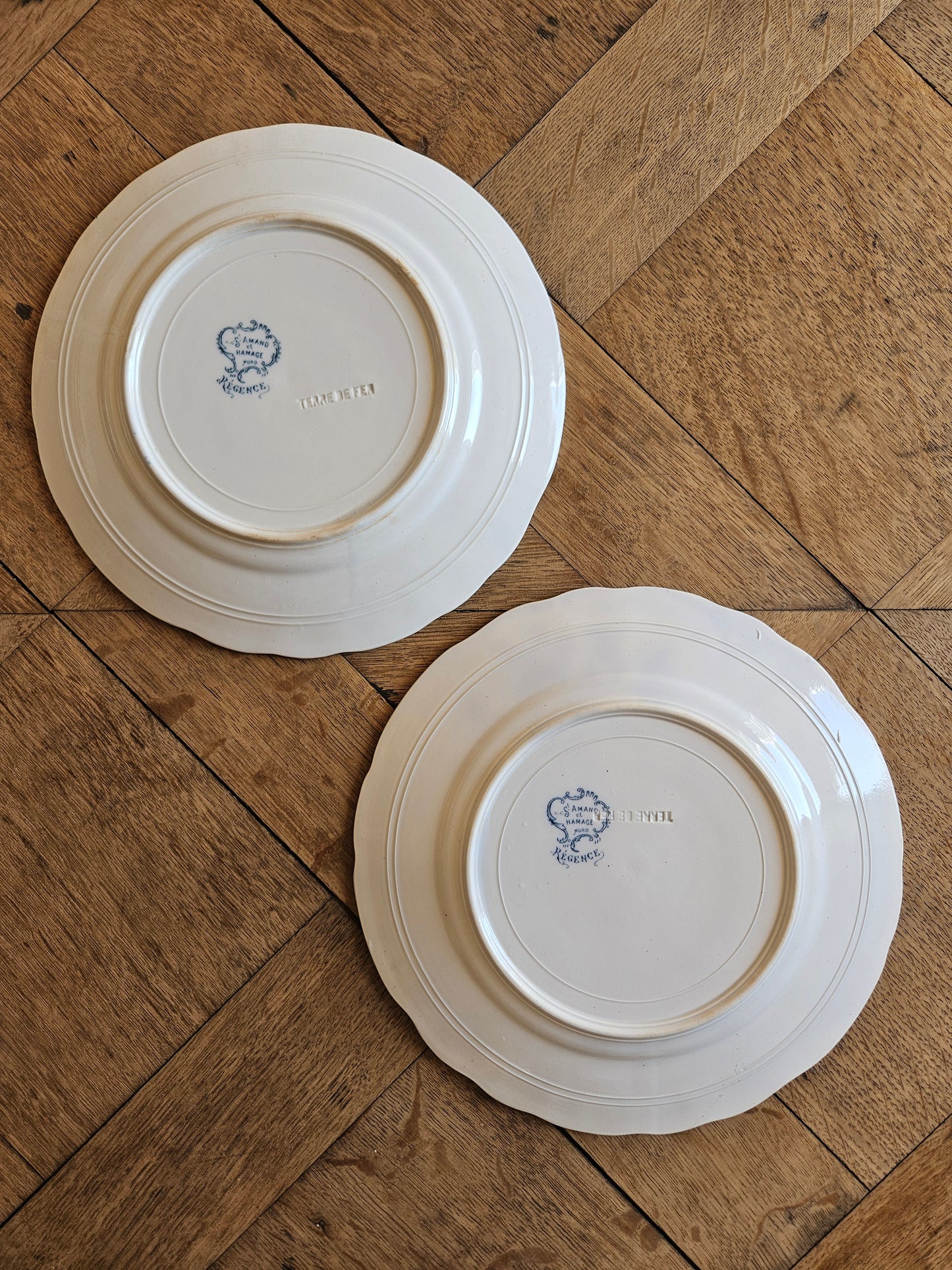 2 assiettes à dessert St Amand, Régence