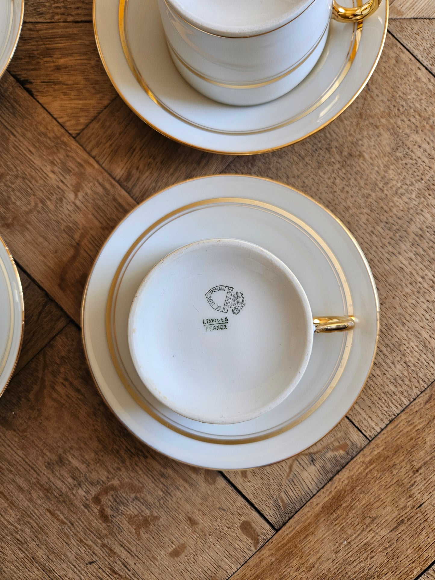 6 tasses porcelaine liseré doré