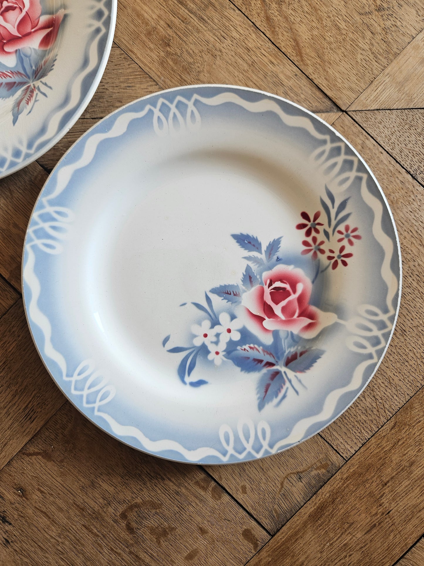 Assiettes plates dépareillées Digoin