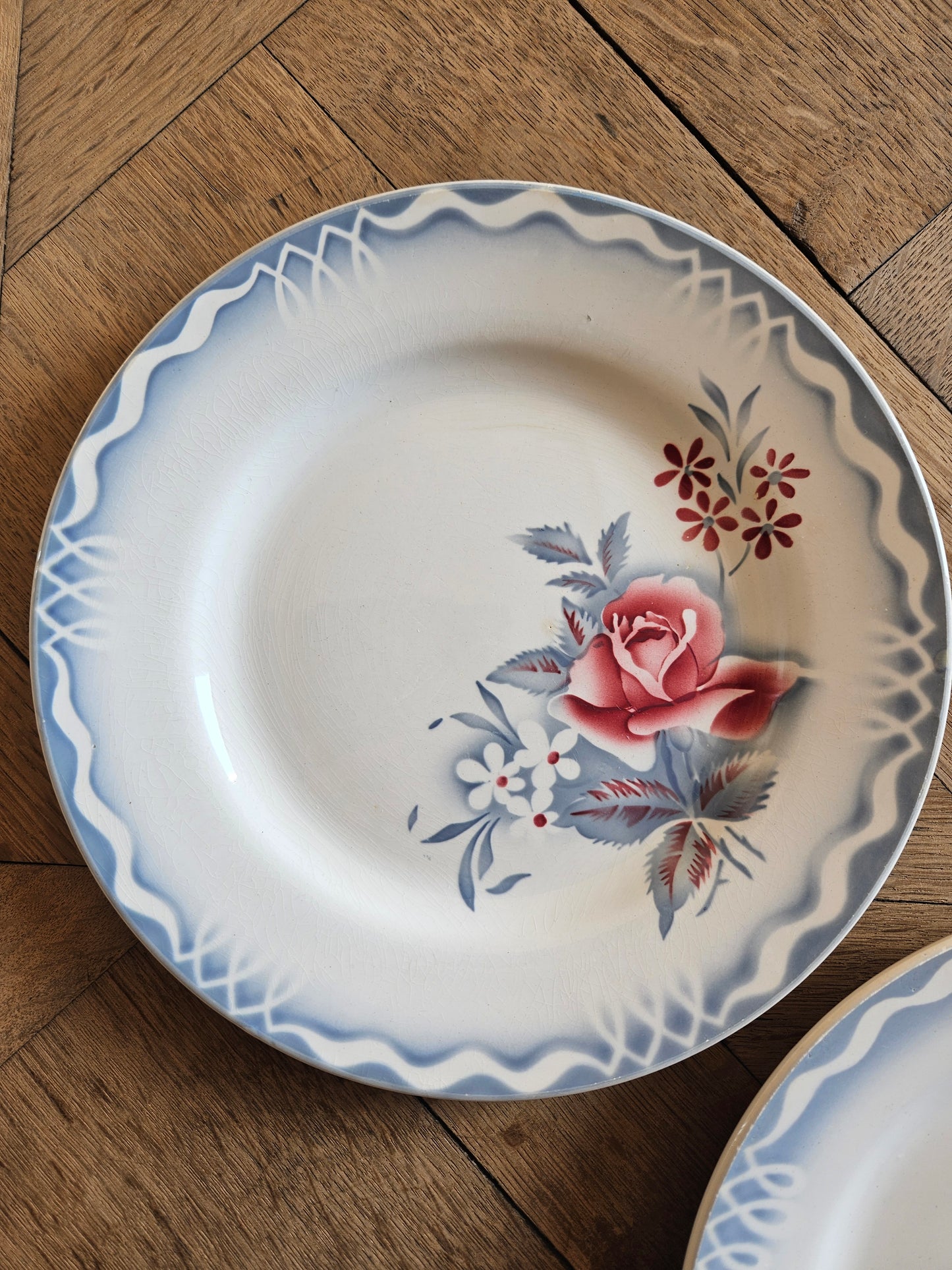 Assiettes plates dépareillées Digoin