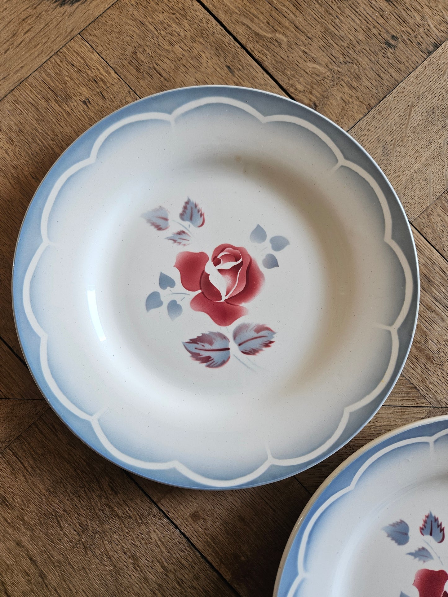 Assiettes plates dépareillées Digoin