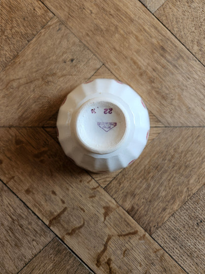 Petit bol ancien fleuri