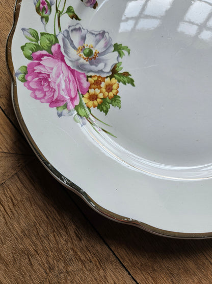 Assiettes plates dépareillées "Anémones"