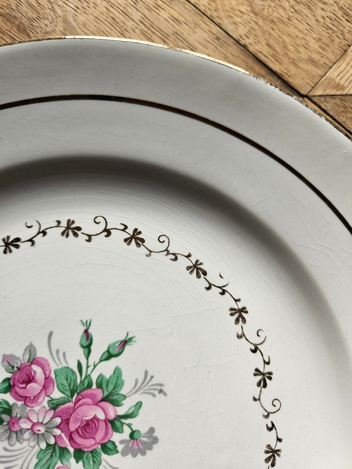 Assiettes plates dépareillées "Anémones"