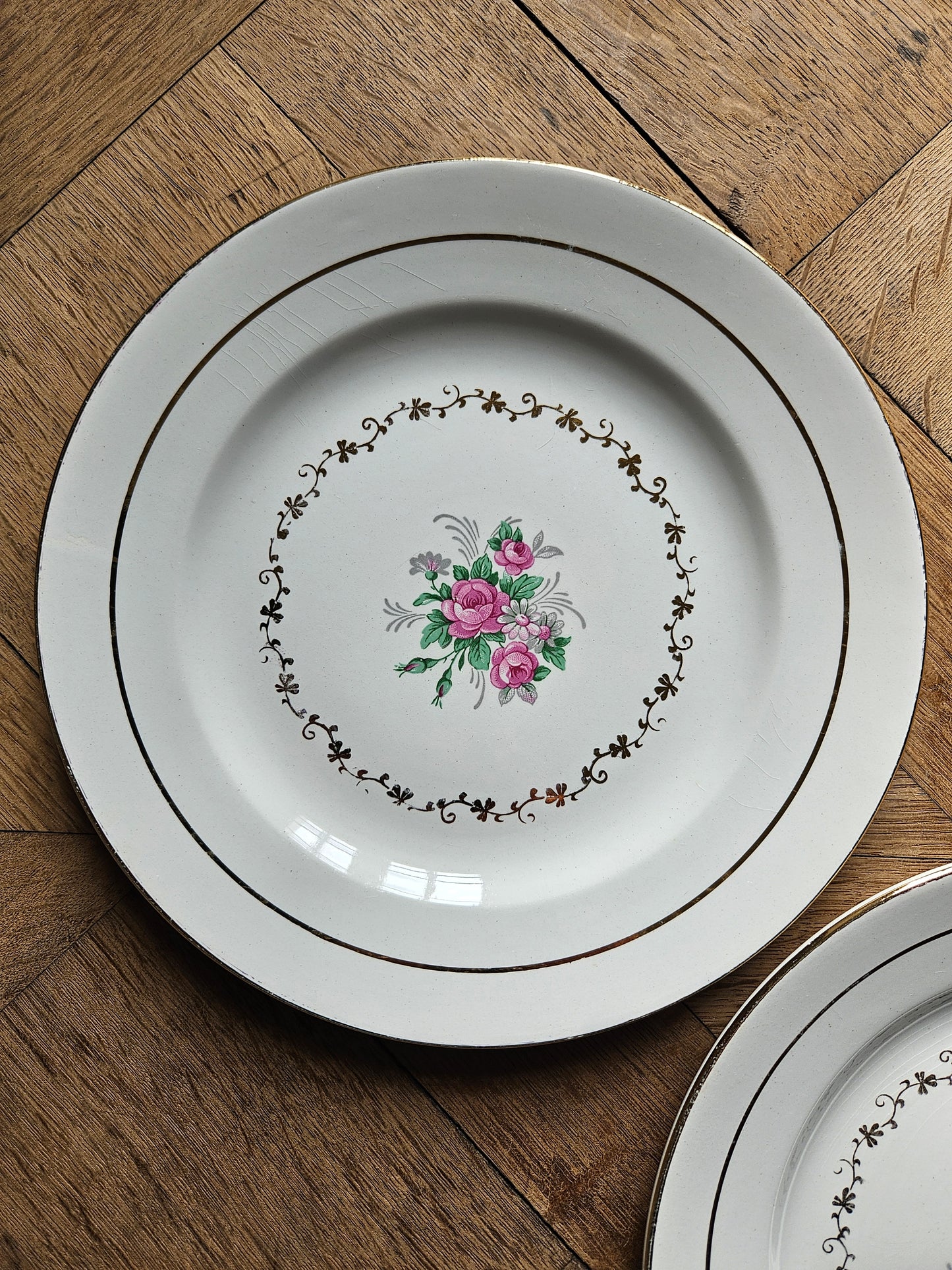 Assiettes plates dépareillées "Anémones"