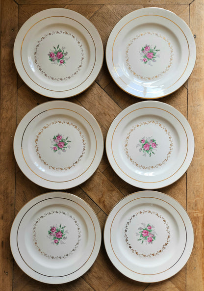 Assiettes plates St Amand, bouquets de roses
