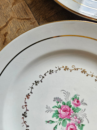 Assiettes plates St Amand, bouquets de roses