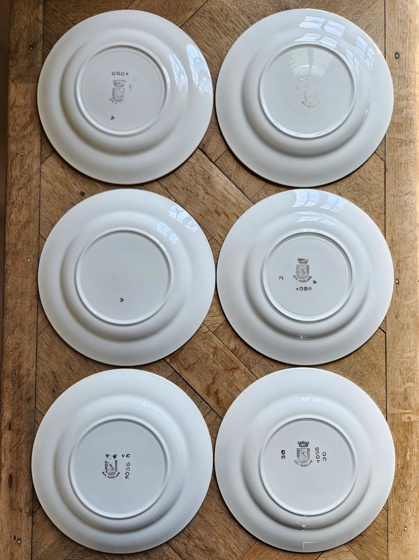 Assiettes plates St Amand, bouquets de roses