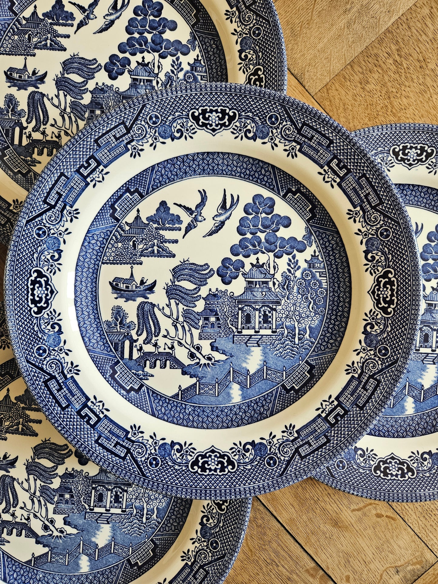 Assiettes plates Churchill, décor japonisant