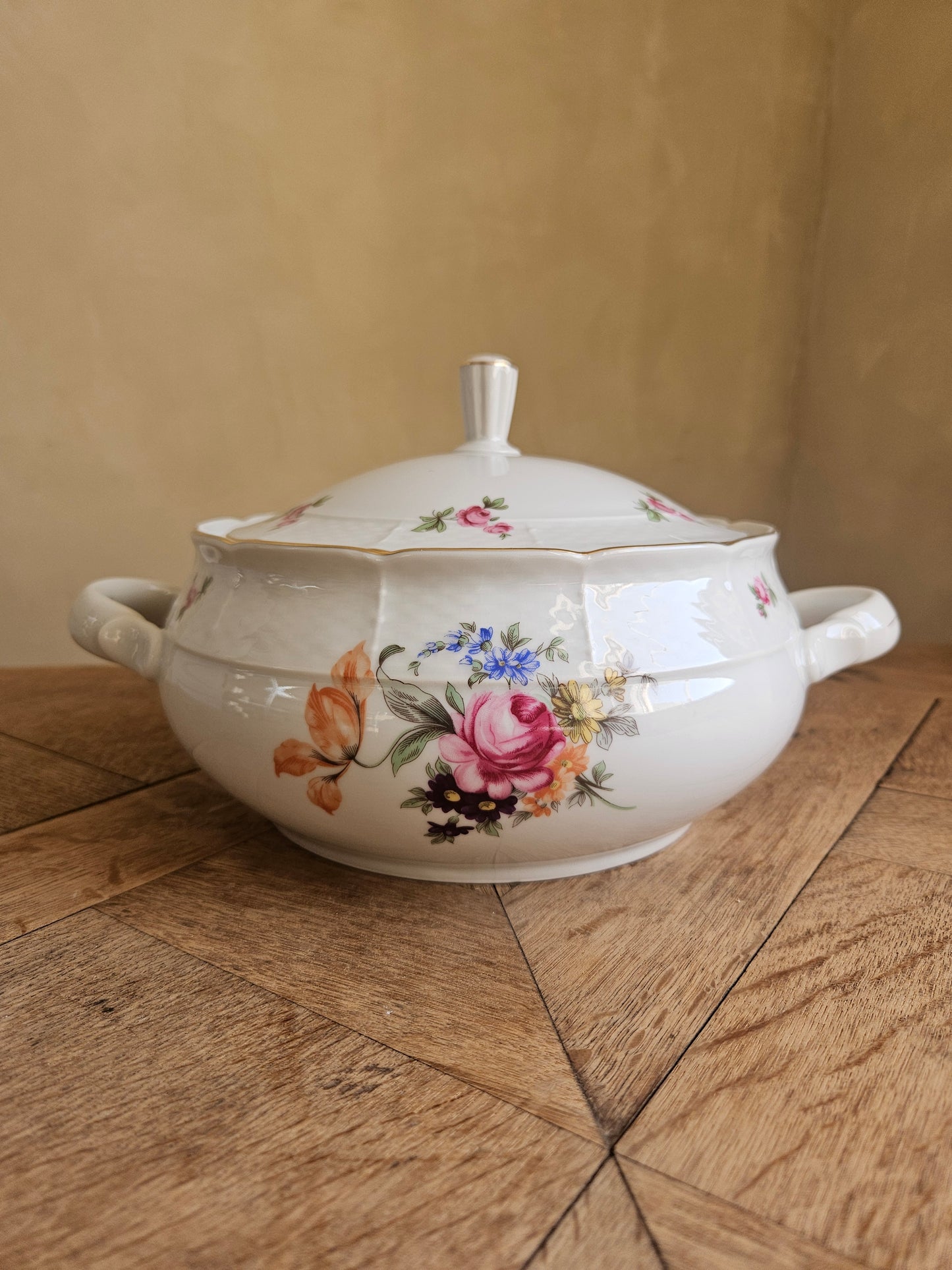 Soupière porcelaine de Bohême